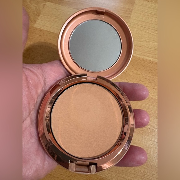 MAC Skinfinish Sunstruck Matte Bronzer in MATTE LIGHT GOLDEN Tried once. - Picture 8 of 15